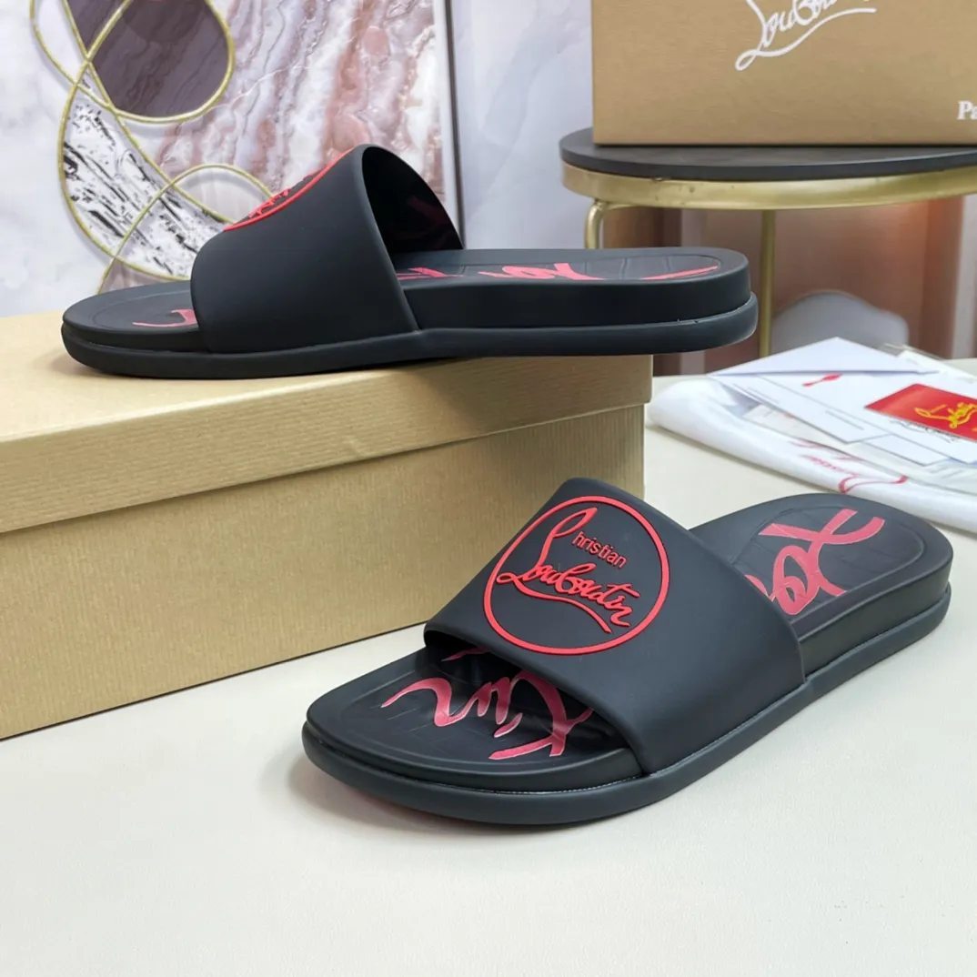 [CL red sole shoes] P: 300💰 size 38-45 Men's classic slippers, made on the official website 1:1, the original factory specializes in original materials ➖ OEM 3D printing pattern production ➖ Ultra-light non-slip outsole. Super fashionable and super comfortable, handsome on the feet, a must-have for men in summer! !